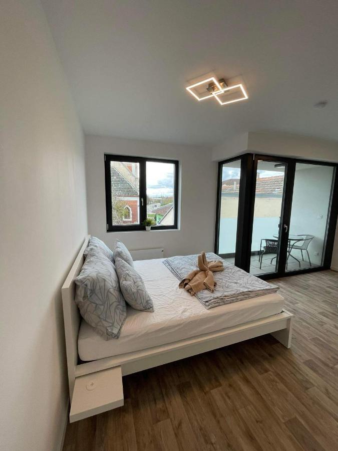 Mikuloff Apartment Mikulov Bagian luar foto